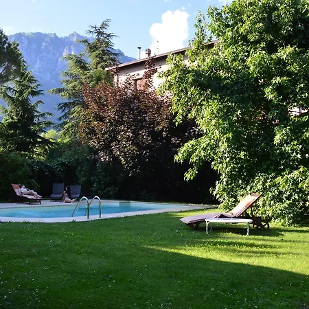 Couette-café Bhavantù 4*