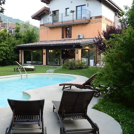 Couette-café Bhavantù 4*